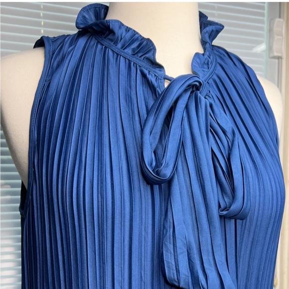 DKNY Womens Ruffled Tie Neck Pleated Shift Dress in Navy Size 8 New with tag. - Picture 3 of 10